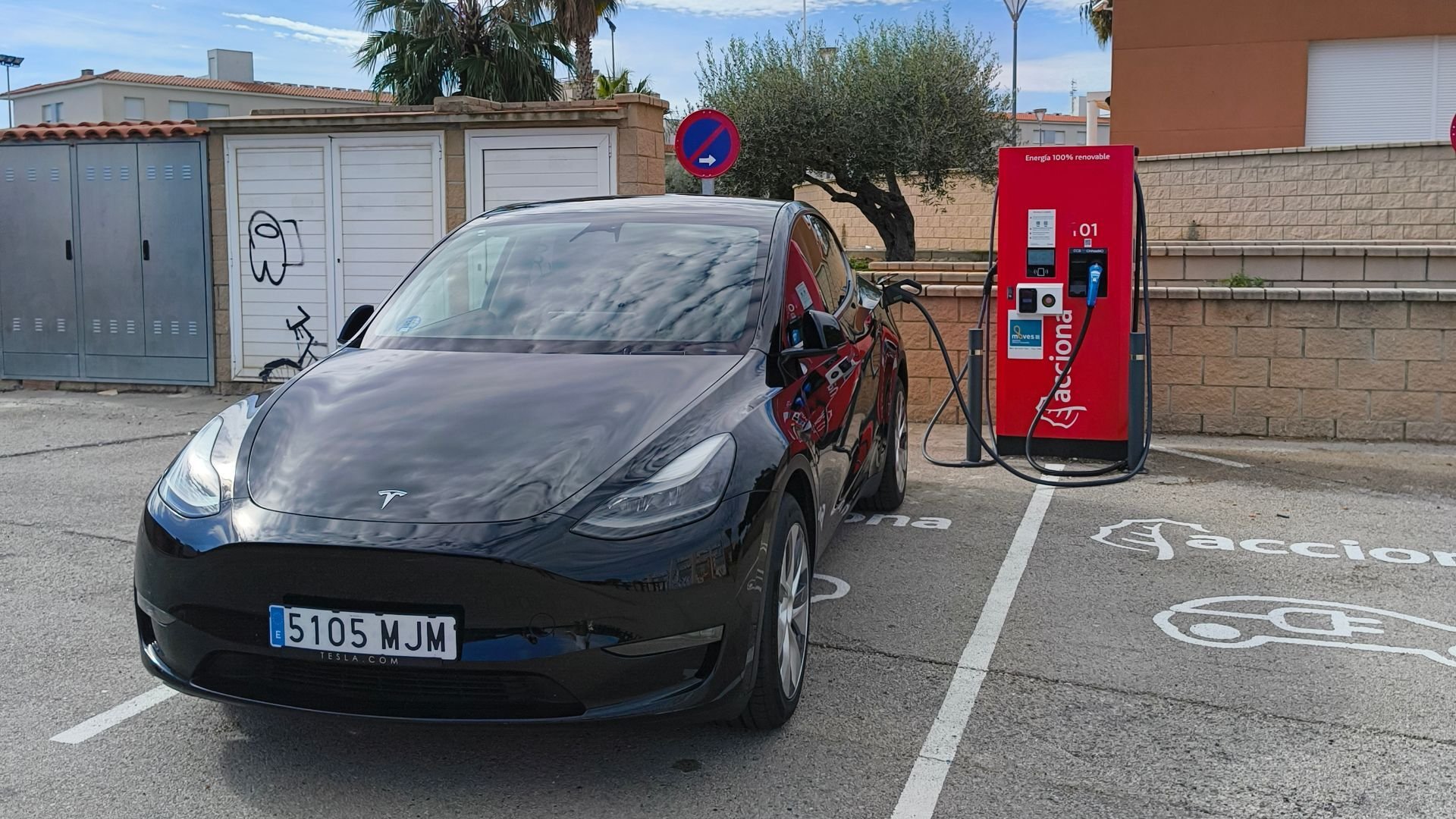 Tesla Model Y 2023-1