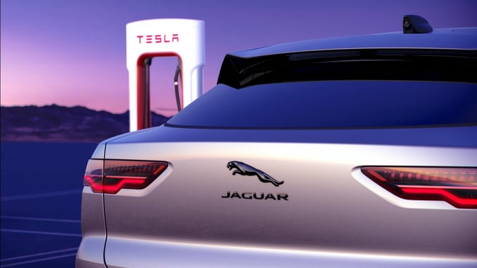 jaguar-tesla-supercharger-station_100898534