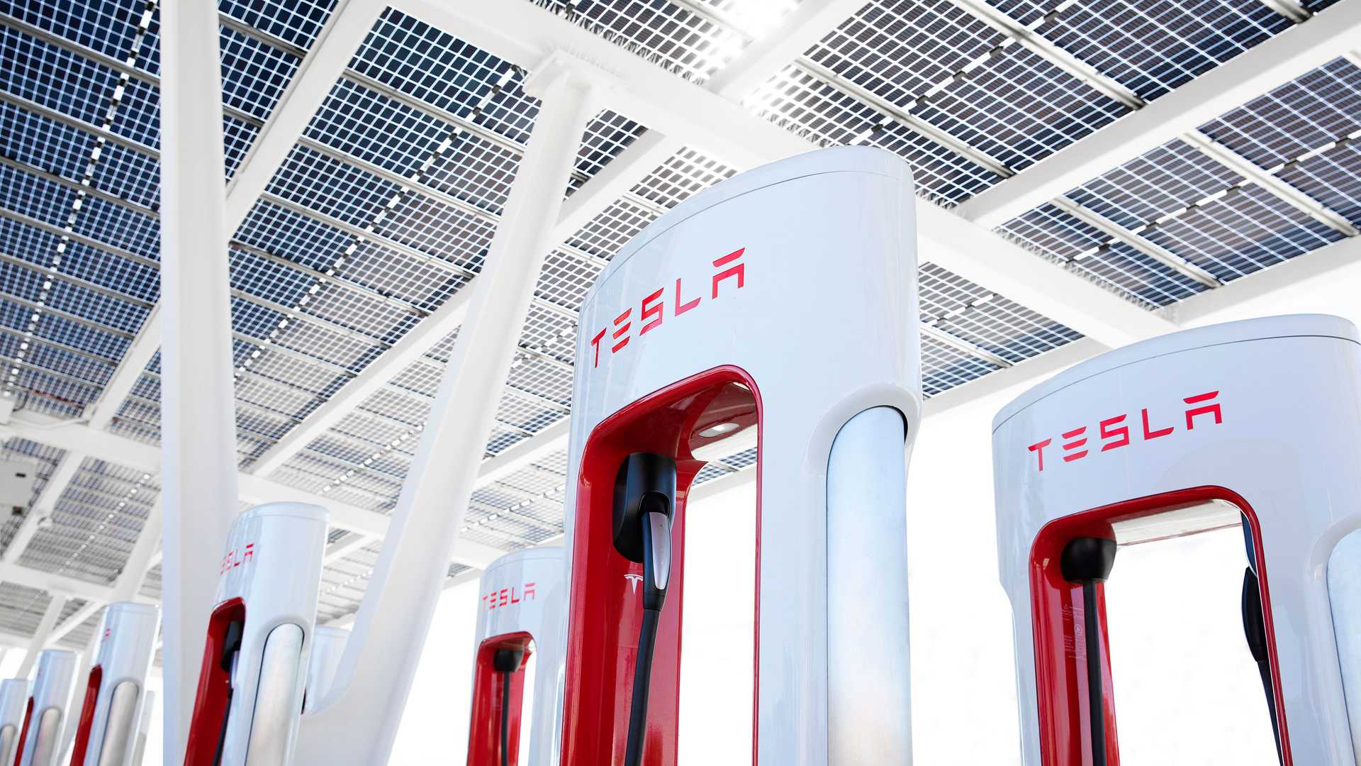 tesla-sube-las-tarifas-de-los-superchargers-en-europa